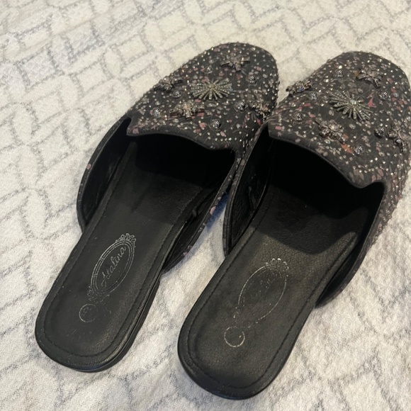 Shoes - Picture 2 of 5